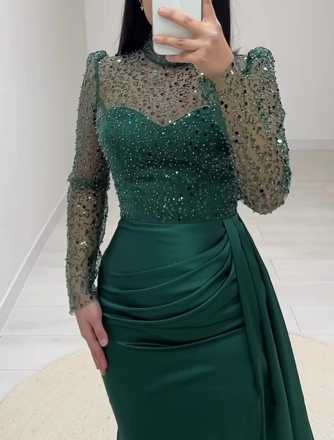 Abito da sera a trapezio, natalizio, con spacco alto, formale, con strascico a ruota, manica lunga, collo alto, raso con spacco arricciato e glitter